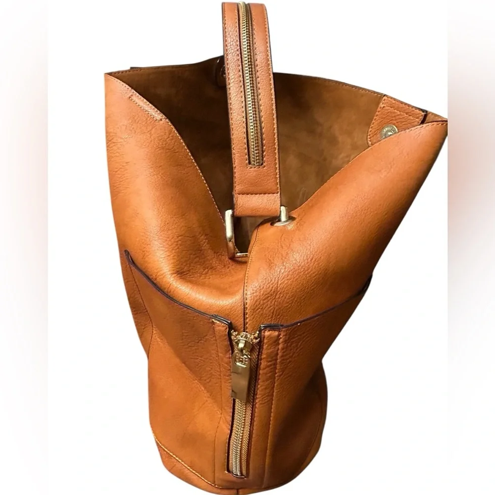 Sold Cognac Faux Leather Bucket Handbag w/ Gold Tone Hardware EUC - Picture 4 of 13